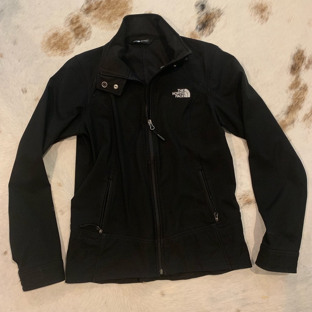 North Face Windwall Jacket in Perfect Condition!